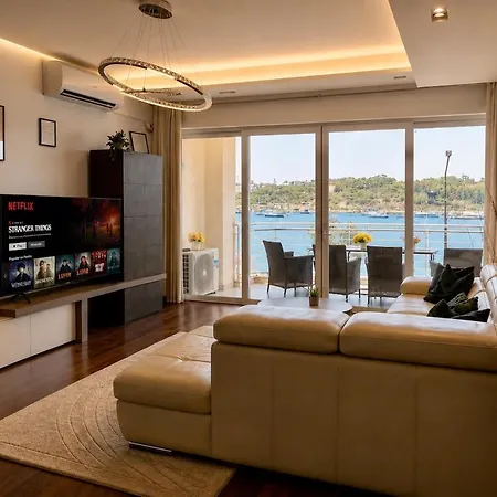Luxury Valletta Waterfront Retreat - Marina Views * Sliema
