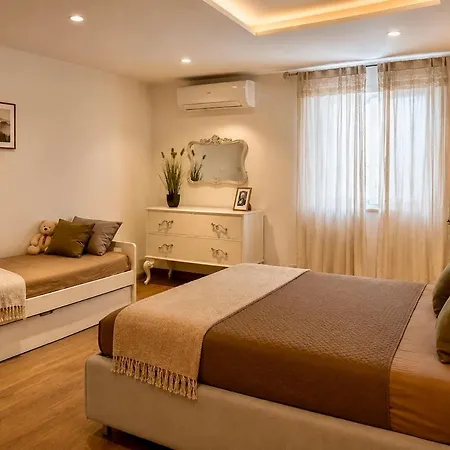 Luxury Valletta Waterfront Retreat - Marina Views *