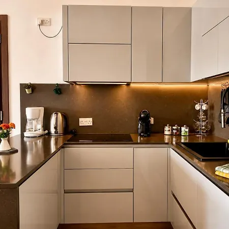 Luxury Valletta Waterfront Retreat - Marina Views Sliema