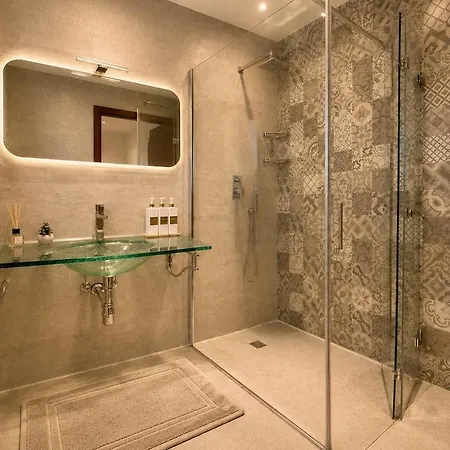 Luxury Valletta Waterfront Retreat - Marina Views Apartmán